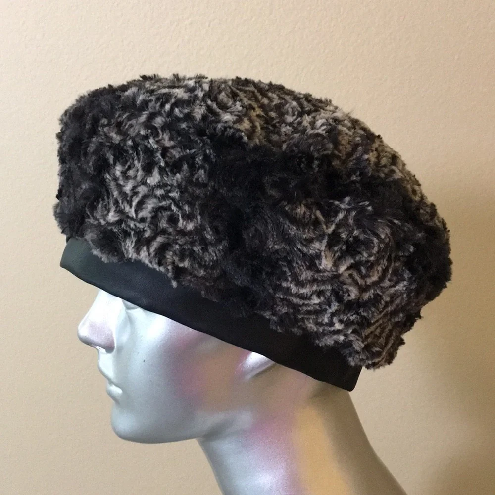 Pandemonium Beret, Reversible - Luxury Faux Fur in Smoky Essence With Black